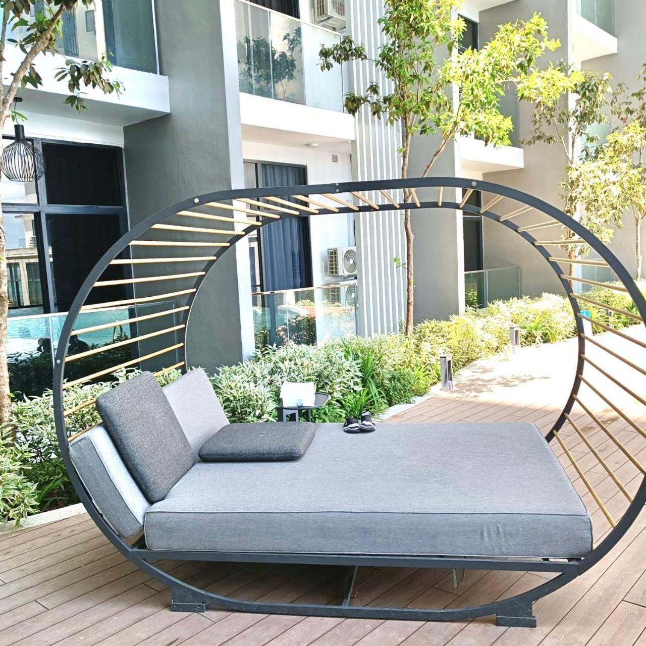 Covesign Suite, The Shore Kota Kinabalu Exteriör bild