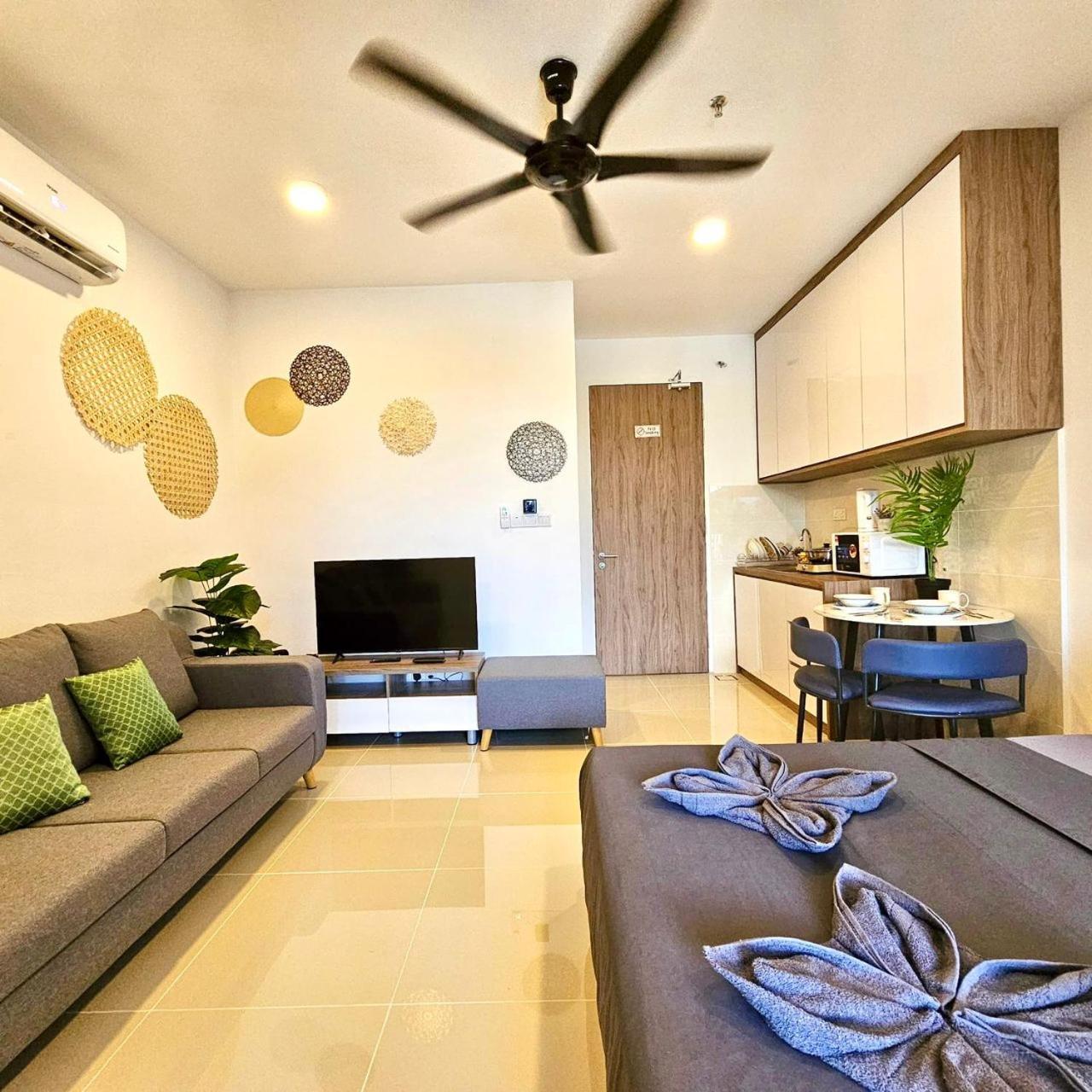 Covesign Suite, The Shore Kota Kinabalu Exteriör bild
