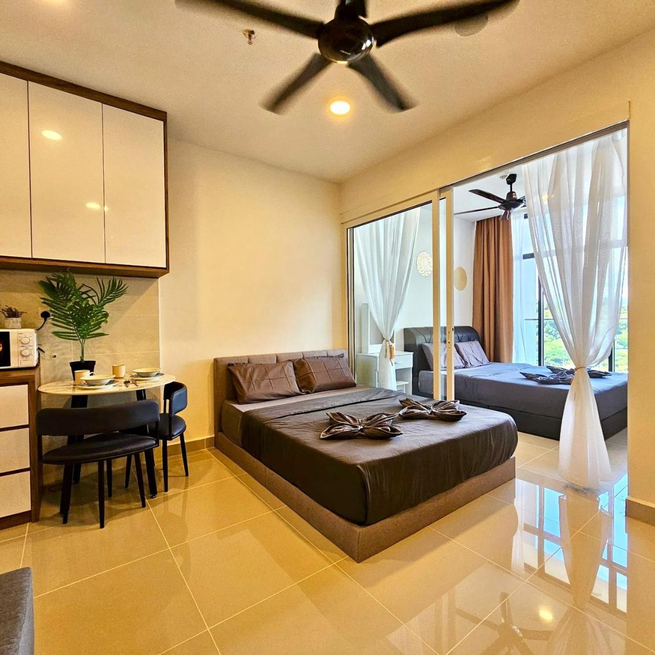 Covesign Suite, The Shore Kota Kinabalu Exteriör bild