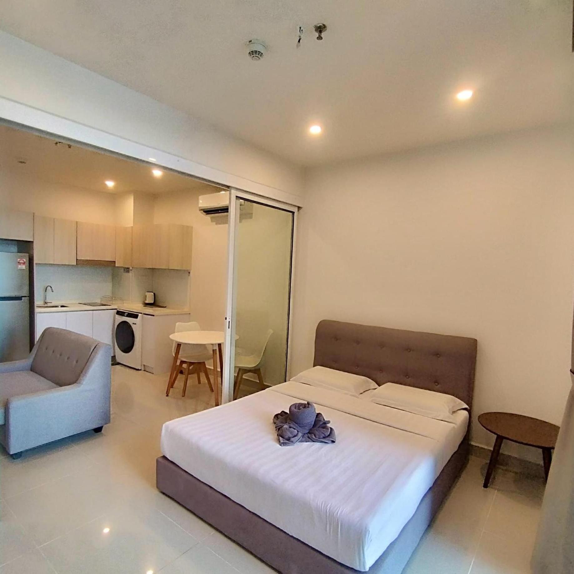 Covesign Suite, The Shore Kota Kinabalu Exteriör bild
