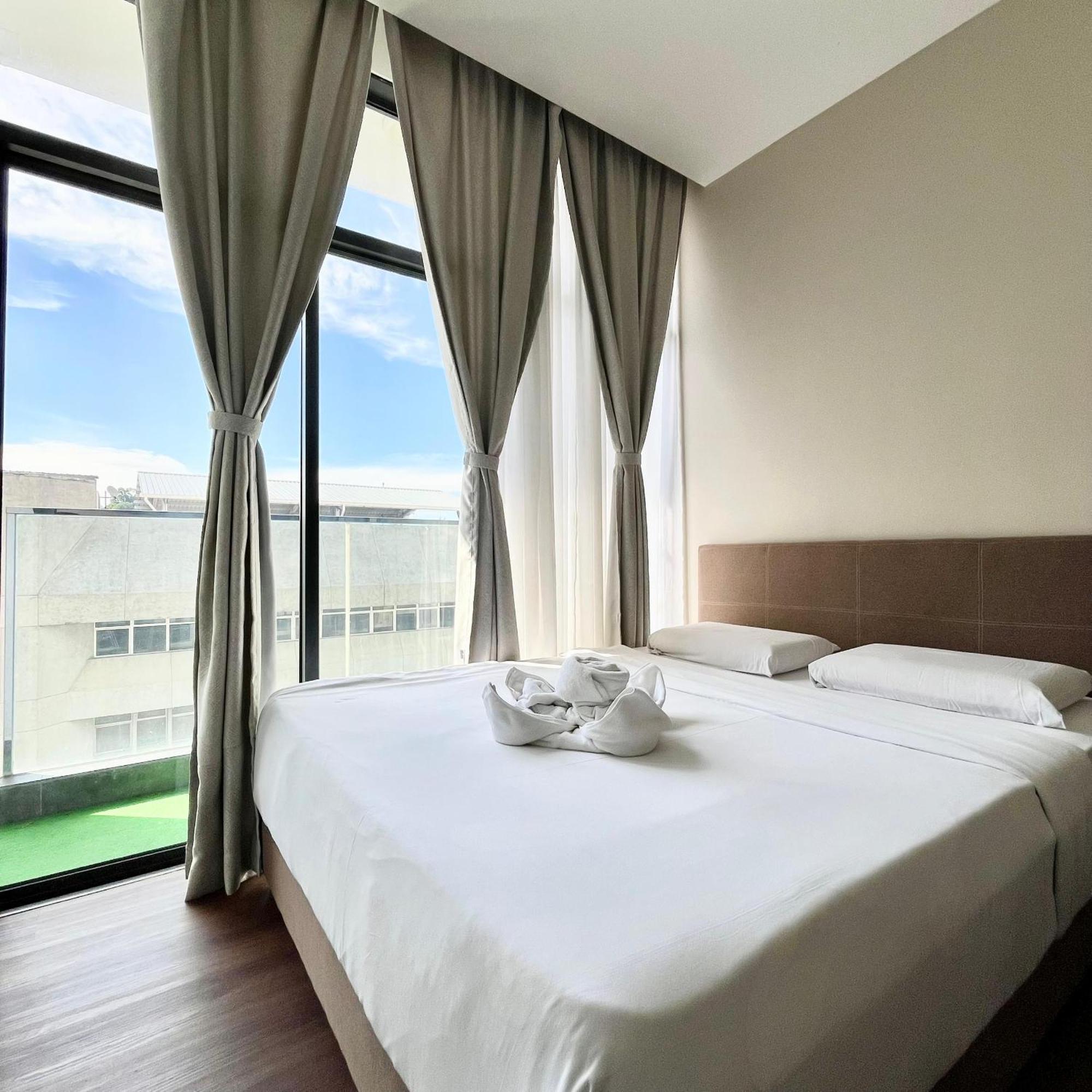 Covesign Suite, The Shore Kota Kinabalu Exteriör bild
